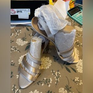 Naturalizer Taimi Champagne Satin Heels. New condition in Box. Size 9.5 Medium.